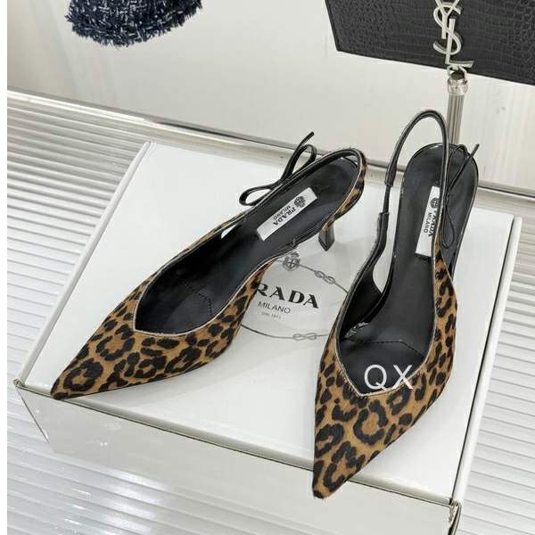 Picture of Prada Shoes _SKUPradasz35-40JX020219212